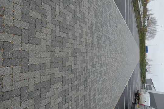 Lugano Flow (CL) 200x100x60mm Graphite Grey per Pack (8.64m2, 432 pieces)