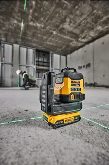 DeWalt DCLE34031D1 18v XR Compact 3 x 360 Green Laser Kit 1 x 2amp/Charger/Case