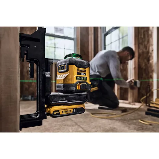 DeWalt DCLE34031D1 18v XR Compact 3 x 360 Green Laser Kit 1 x 2amp/Charger/Case
