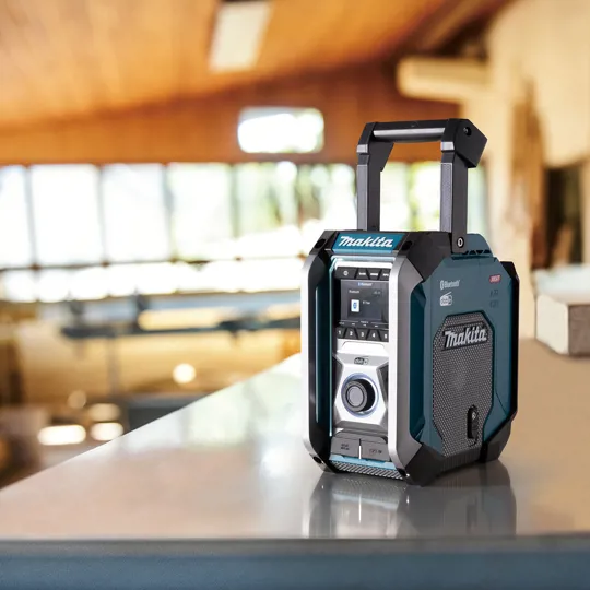 Makita MR007GZ DAB/DAB+ Bluetooth Radio (40v/18v/12v)