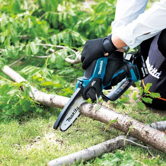 Makita DUC150Z 18v LXT 150mm Pruning Saw Naked