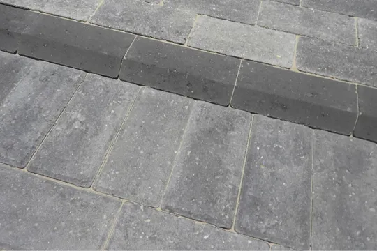 Brett Omega Kerb Charcoal 200x100x60mm Splay Profile