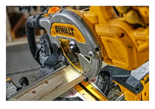 DeWalt DCS777T2-GB Flex Volt Mitre Saw 216mm 54v 2 x Batts