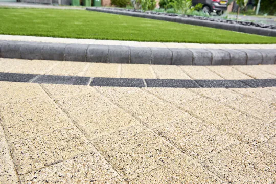 Invicta 200x100x60mm Citrine per Pack (8.64m2/432no)