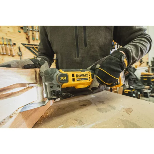 DeWalt DCS359N 18v XR Brushless Multi Tool Anti Vibe Starlock Naked