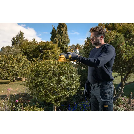 DeWalt DCMHT520N 18v XR 20cm Compact Hedge Trimmer Naked