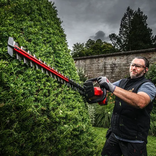 Milwaukee M18 FHET60G2-0 18v Fuel 600mm Hedge Trimmer Naked