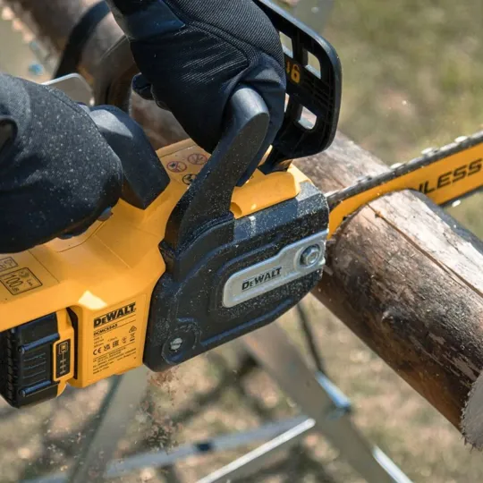 DeWalt DCMCS565N 18v XR 30cm Chainsaw Naked
