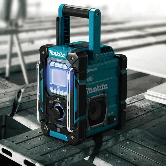 Makita DMR301 18v LXT DAB/Bluetooth Charging Radio