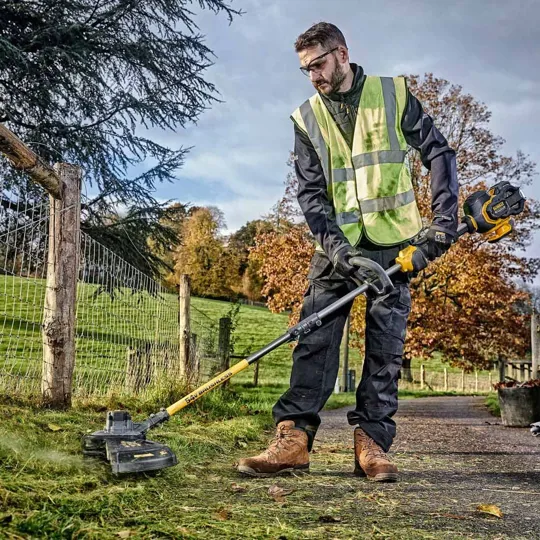 DeWalt DCM571N-GB Flex Volt 54v Brushless Line Trimmer Naked