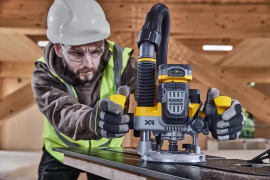 DeWalt DCW620H2 18v XR Power Stack 1/2 Router Kit 2 x 5amps/Charger/Case